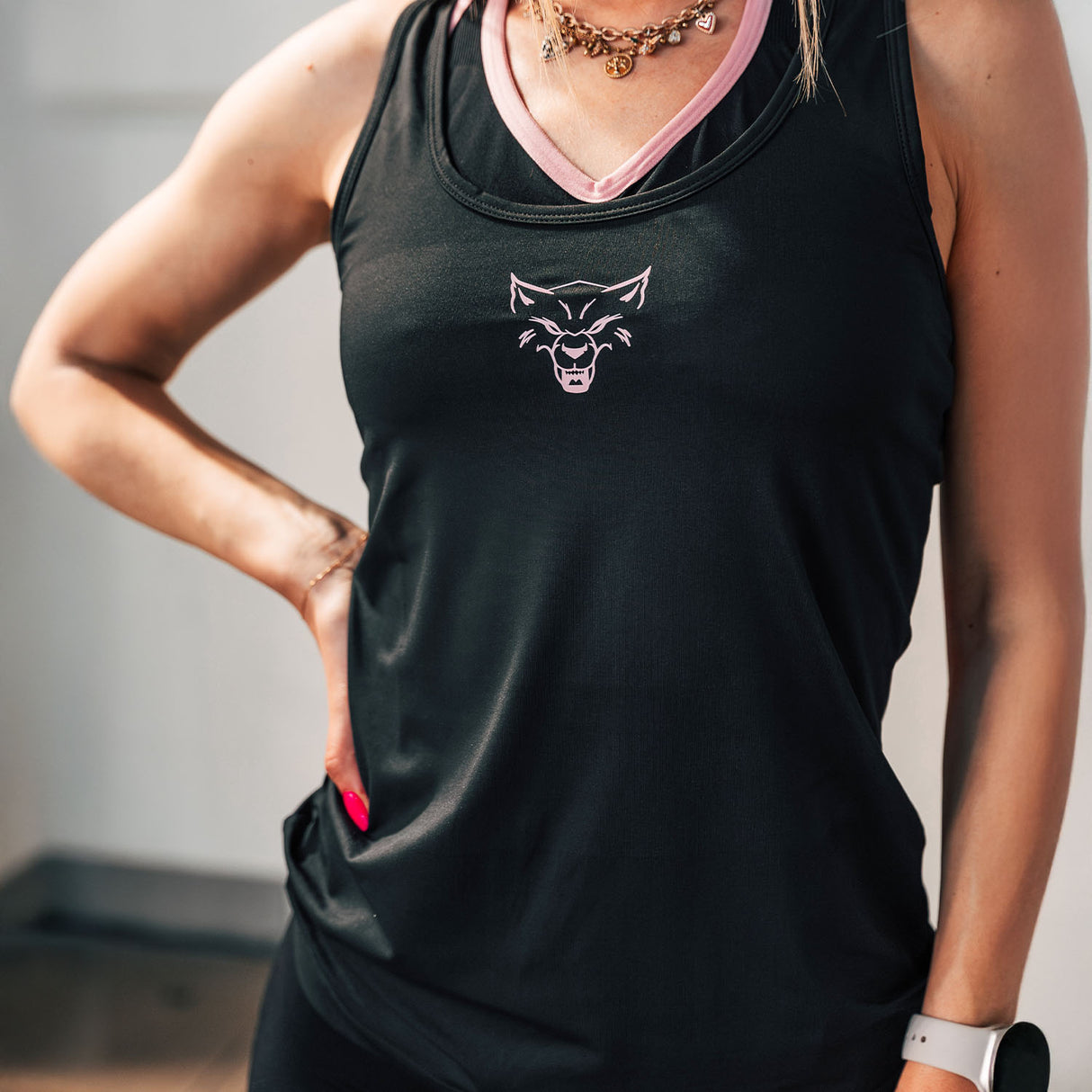 LADY WOLF PINK TANK TOP